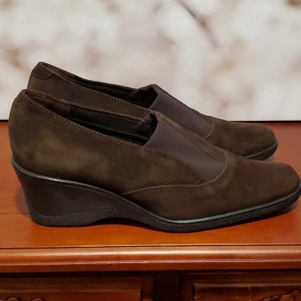 Aquatalia wedge - 9